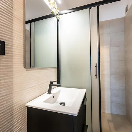 Appartement Riverfront Panorama - Emerald 2br, Piata Unirii *