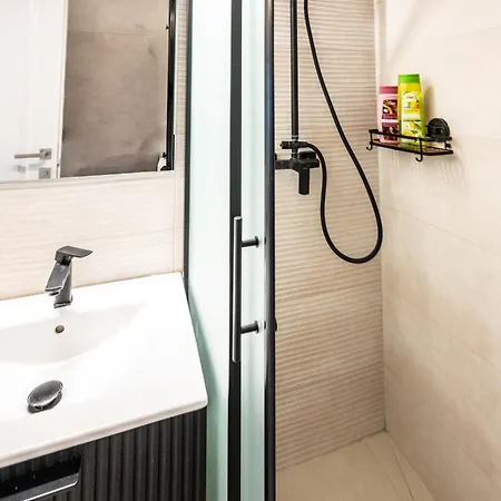Riverfront Panorama - Emerald 2br, Piata Unirii Boekarest